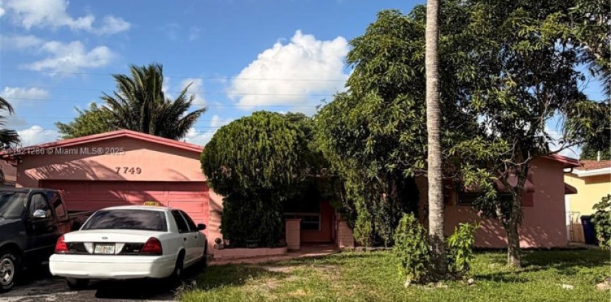 Villa ou maison à Miramar, Floride 3 chambres, 147.44 m2 № 1976014