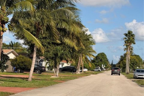 Villa ou maison à vendre à Miramar, Floride: 3 chambres, 147.44 m2 № 1976014 - photo 9