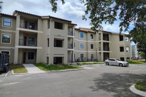Condo in Kissimmee, Florida, 2 bedrooms  № 2207061 - photo 2