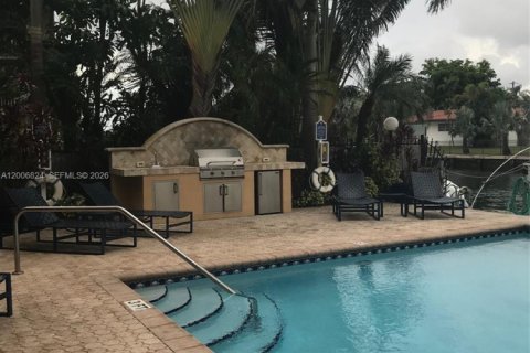 Condo in North Miami, Florida, 1 bedroom  № 2071439 - photo 21
