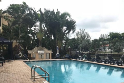 Condo in North Miami, Florida, 1 bedroom  № 2071439 - photo 20