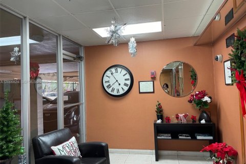 Condo in North Miami, Florida, 1 bedroom  № 2071439 - photo 5