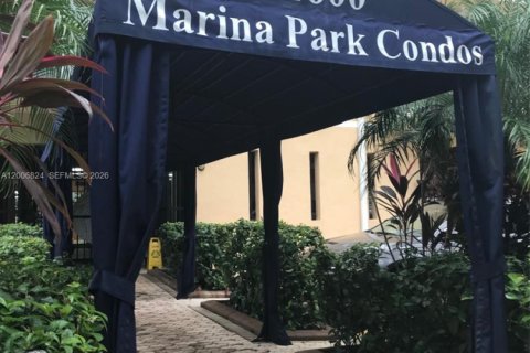 Condo in North Miami, Florida, 1 bedroom  № 2071439