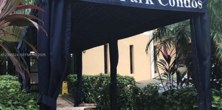 Condo in North Miami, Florida, 1 bedroom  № 2071439