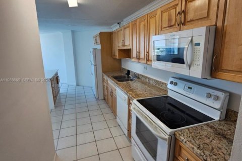 Купить кондоминиум в Майами-Бич, Флорида 1 спальня, 93.83м2, № 2050718 - фото 8