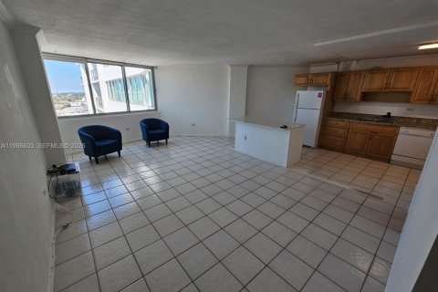 Купить кондоминиум в Майами-Бич, Флорида 1 спальня, 93.83м2, № 2050718 - фото 3