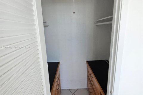 Купить кондоминиум в Майами-Бич, Флорида 1 спальня, 93.83м2, № 2050718 - фото 13