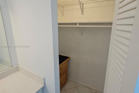 Купить кондоминиум в Майами-Бич, Флорида 1 спальня, 93.83м2, № 2050718 - фото 17