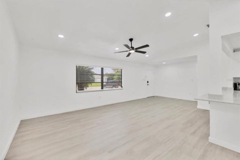 House in Port Charlotte, Florida 3 bedrooms, 163.6 sq.m. № 1841534 - photo 17