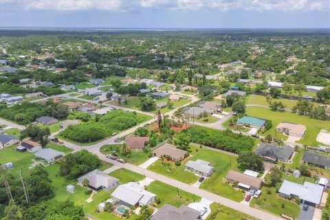 House in Port Charlotte, Florida 3 bedrooms, 163.6 sq.m. № 1841534 - photo 5
