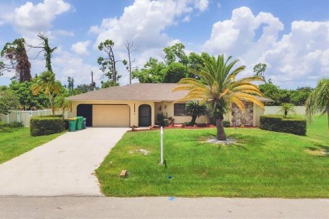 House in Port Charlotte, Florida 3 bedrooms, 163.6 sq.m. № 1841534 - photo 2