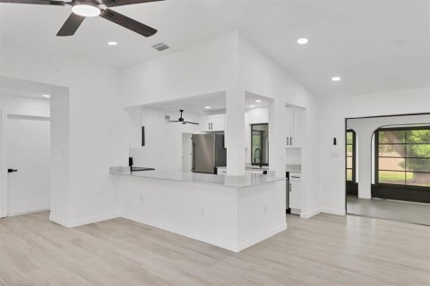 House in Port Charlotte, Florida 3 bedrooms, 163.6 sq.m. № 1841534 - photo 9