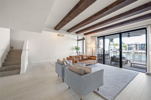 Condominio en venta en Sunny Isles Beach, Florida, 3 dormitorios, 220.18 m2 № 1984494 - foto 6