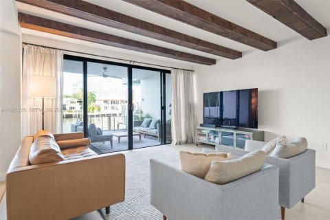 Condominio en venta en Sunny Isles Beach, Florida, 3 dormitorios, 220.18 m2 № 1984494 - foto 5