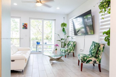 House in Tamarac, Florida 4 bedrooms, 192.03 sq.m. № 1807114 - photo 10