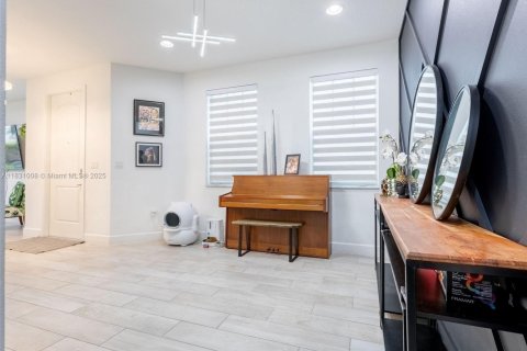 House in Tamarac, Florida 4 bedrooms, 192.03 sq.m. № 1807114 - photo 19