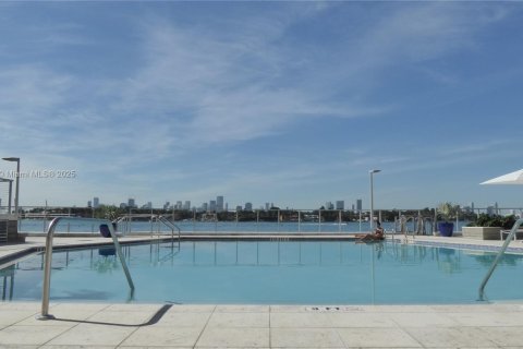 Copropriété à louer à Miami Beach, Floride: 1 chambre, 75.25 m2 № 1931428 - photo 5