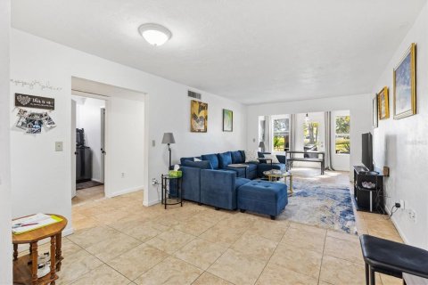Condominio en venta en Wildwood, Florida, 2 dormitorios, 92.9 m2 № 1529284 - foto 11
