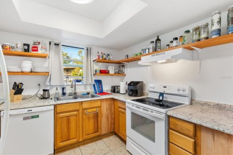 Condominio en venta en Wildwood, Florida, 2 dormitorios, 92.9 m2 № 1529284 - foto 3