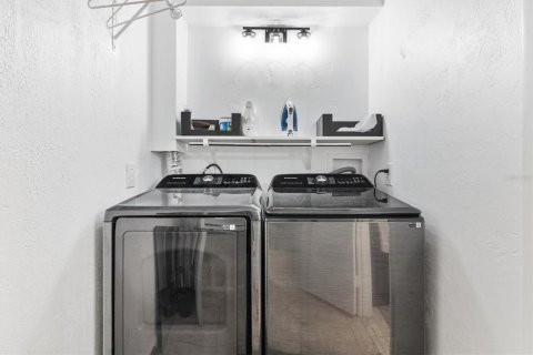 Condominio en venta en Wildwood, Florida, 2 dormitorios, 92.9 m2 № 1529284 - foto 16