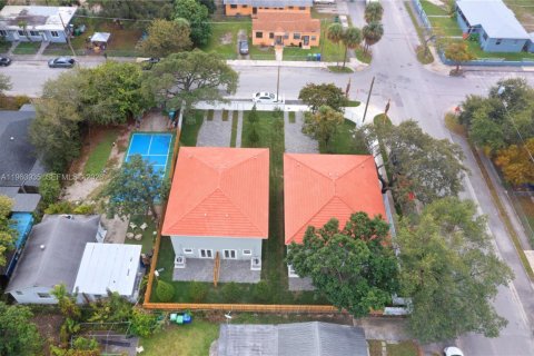 Townhouse in Miami, Florida 3 bedrooms, 133.04 sq.m. № 2027369 - photo 5