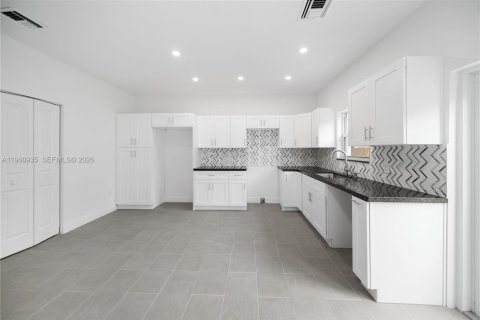 Townhouse in Miami, Florida 3 bedrooms, 133.04 sq.m. № 2027369 - photo 8