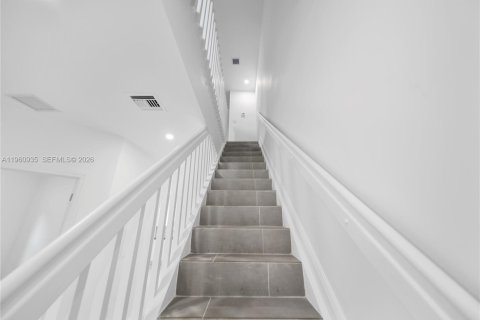 Townhouse in Miami, Florida 3 bedrooms, 133.04 sq.m. № 2027369 - photo 25