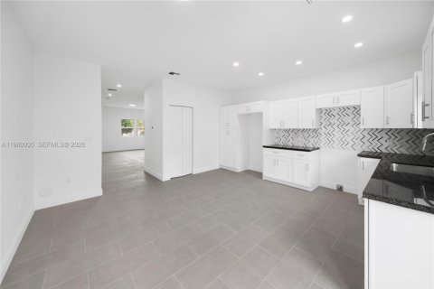 Townhouse in Miami, Florida 3 bedrooms, 133.04 sq.m. № 2027369 - photo 7