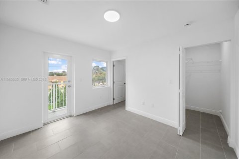 Townhouse in Miami, Florida 3 bedrooms, 133.04 sq.m. № 2027369 - photo 26
