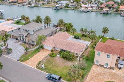 House in Clearwater, Florida 3 bedrooms, 290.23 sq.m. № 1899402 - photo 12
