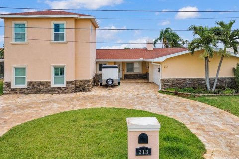 House in Clearwater, Florida 3 bedrooms, 290.23 sq.m. № 1899402 - photo 2