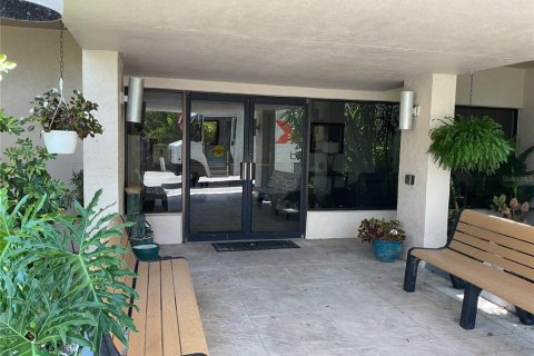 Condo in Punta Gorda, Florida, 1 bedroom № 2113373 - photo 2