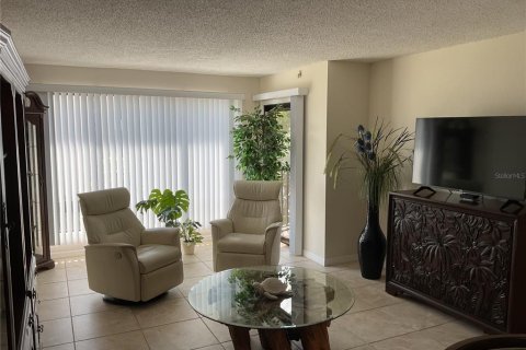 Condo in Punta Gorda, Florida, 1 bedroom № 2113373 - photo 11