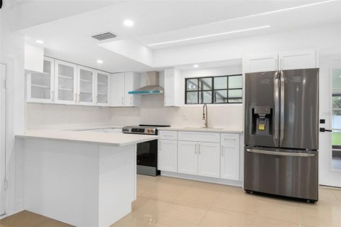 Casa en venta en Orlando, Florida, 4 dormitorios, 188.41 m2 № 2223147 - foto 7