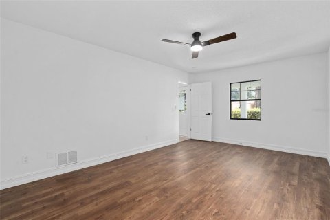 Casa en venta en Orlando, Florida, 4 dormitorios, 188.41 m2 № 2223147 - foto 15