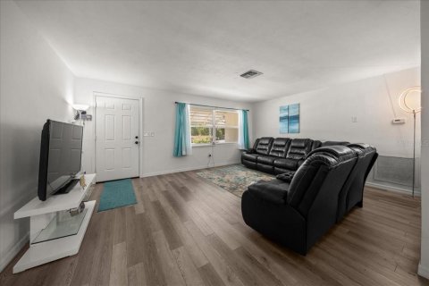 House in Beverly Hills, Florida 2 bedrooms, 120.96 sq.m. № 2210099 - photo 10