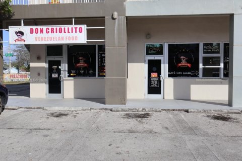 Immobilier commercial à vendre à Miami, Floride № 2241873 - photo 3