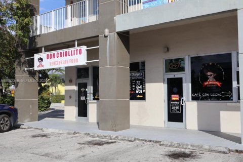 Immobilier commercial à vendre à Miami, Floride № 2241873 - photo 5