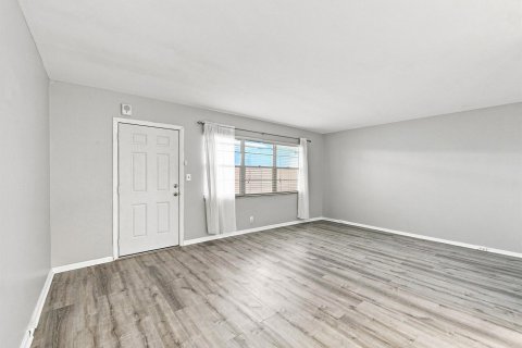 Copropriété à vendre à Coconut Creek, Floride: 1 chambre, 74.14 m2 № 2259942 - photo 10