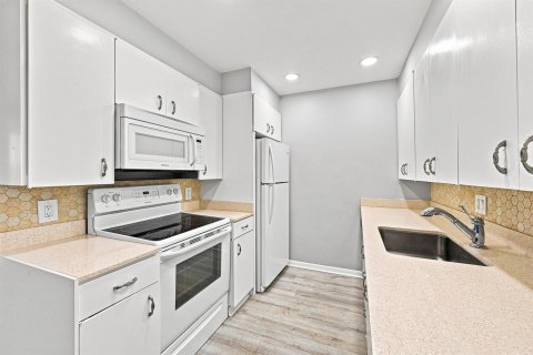 Copropriété à vendre à Coconut Creek, Floride: 1 chambre, 74.14 m2 № 2259942 - photo 2