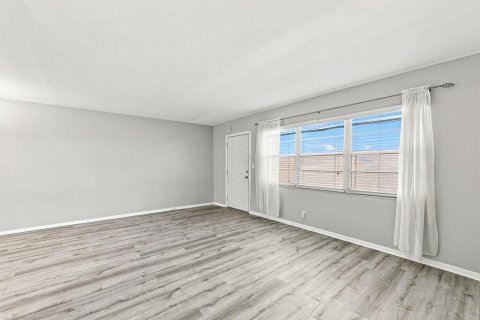 Copropriété à vendre à Coconut Creek, Floride: 1 chambre, 74.14 m2 № 2259942 - photo 9