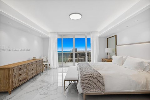 Copropriété à louer à Hallandale Beach, Floride: 3 chambres, 191.84 m2 № 1935225 - photo 18