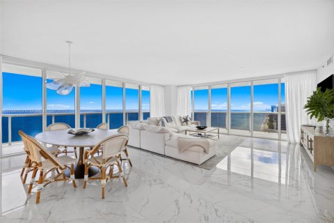 Copropriété à louer à Hallandale Beach, Floride: 3 chambres, 191.84 m2 № 1935225 - photo 7