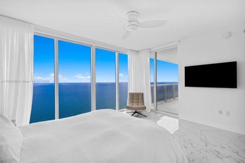 Copropriété à louer à Hallandale Beach, Floride: 3 chambres, 191.84 m2 № 1935225 - photo 25