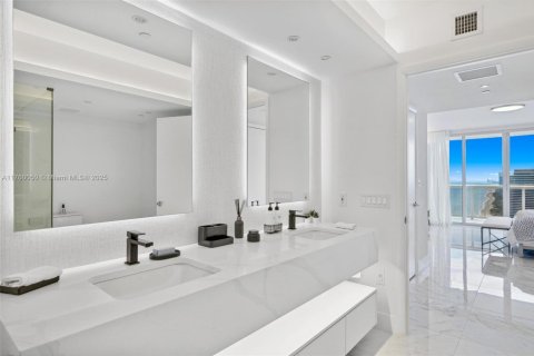 Copropriété à louer à Hallandale Beach, Floride: 3 chambres, 191.84 m2 № 1935225 - photo 23