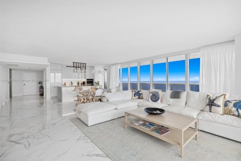 Copropriété à louer à Hallandale Beach, Floride: 3 chambres, 191.84 m2 № 1935225 - photo 8