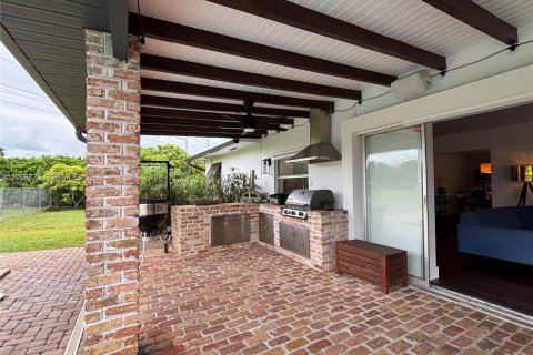 Купить виллу или дом в Майами, Флорида 9 комнат, 227.52м2, № 2395365 - фото 3