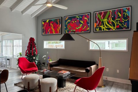 Casa en alquiler en Miami, Florida, 2 dormitorios, 102.19 m2 № 2020650 - foto 5