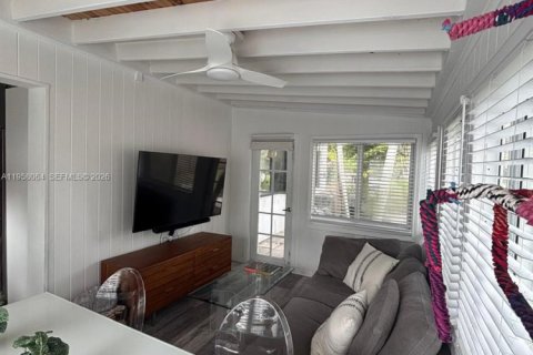 Casa en alquiler en Miami, Florida, 2 dormitorios, 102.19 m2 № 2020650 - foto 7