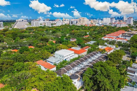 Condo in Coral Gables, Florida, 3 bedrooms  № 2060100 - photo 2